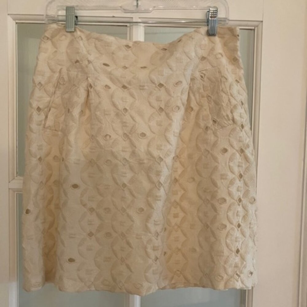 Cream embroidered short skirt 6
